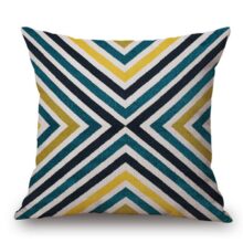 Housse de coussin triangles scandinaves