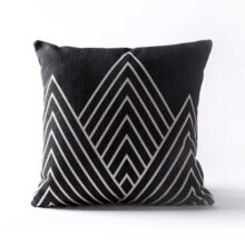 Housse de coussin Black montain noir graphique