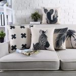 coussin noir élégant