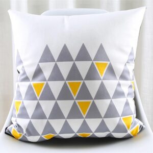 Housse de coussin yellow scandinave 1