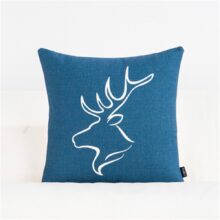 Housse de coussin scandinave cerf pastel