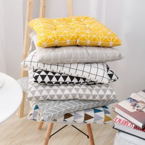 Coussin siège jaune géométrique et scandinave 1