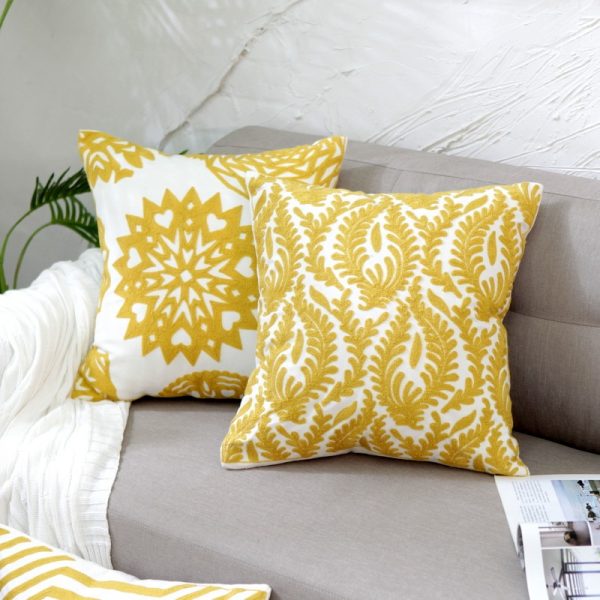 Housse de coussin papillon jaune Housse de coussin papillon jaune 3