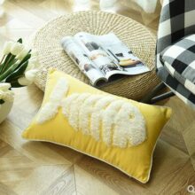 Housse de coussin brodé poisson blanc