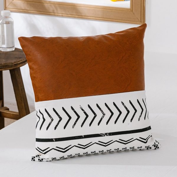 Housse de coussin marron aztèque  2