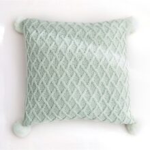 Housse de coussin brodé pastel ponpon 2