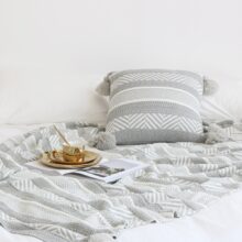 Housse de coussin style boho gris et blanc Housse de coussin style boho gris et blanc 3
