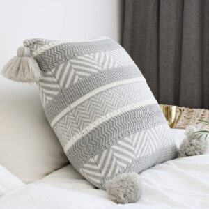 Housse de coussin style boho gris et blanc Housse de coussin style boho gris et blanc 2