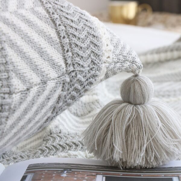 Housse de coussin style boho gris et blanc Housse de coussin style boho gris et blanc 4