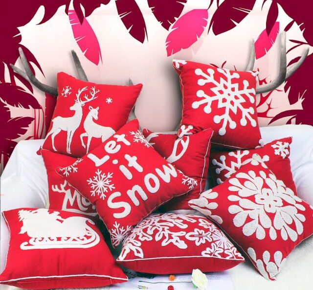 Housse de coussin noël cerf brodé rouget et beige 3