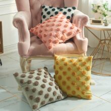 Housse de coussin brodé café pastel Housse de coussin brodé café pastel 1