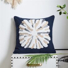 Housse de coussin brodé flocon de jouvence 3