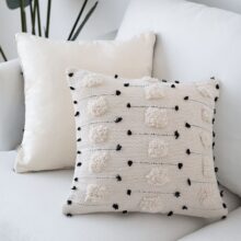 Housses de coussin brodé géométrique noir et blanc 1