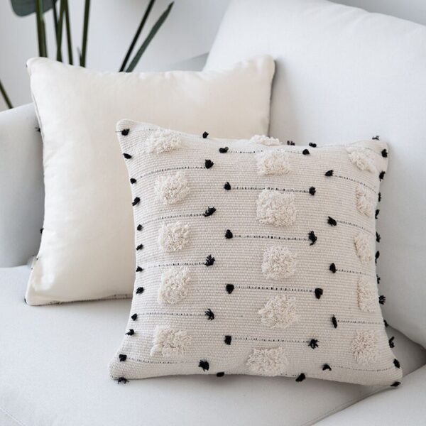 Housses de coussin brodé géométrique noir et blanc 1
