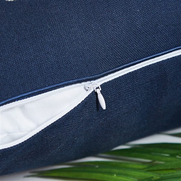 Housse de coussin brodé flocon de jouvence 6