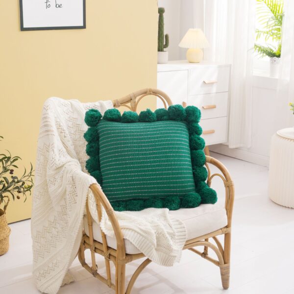 Housse de coussin tricoté gros ponpon  5