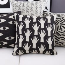 Housse de coussin monochrome motifs géométriques Housse de coussin monochrome motifs géométriques 1