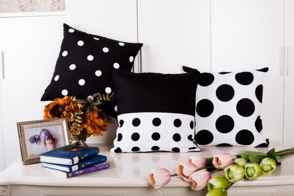Housse de coussin noir et blanc à pois Housse de coussin noir et blanc à pois 5