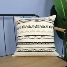 Housse de coussin noir et blanc frise marocaine Housse de coussin noir et blanc frise marocaine 3