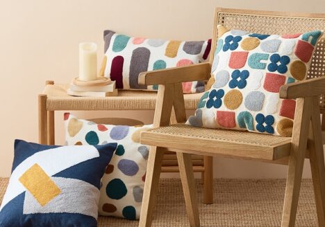 Housse de coussin brodée couleur des champs 1