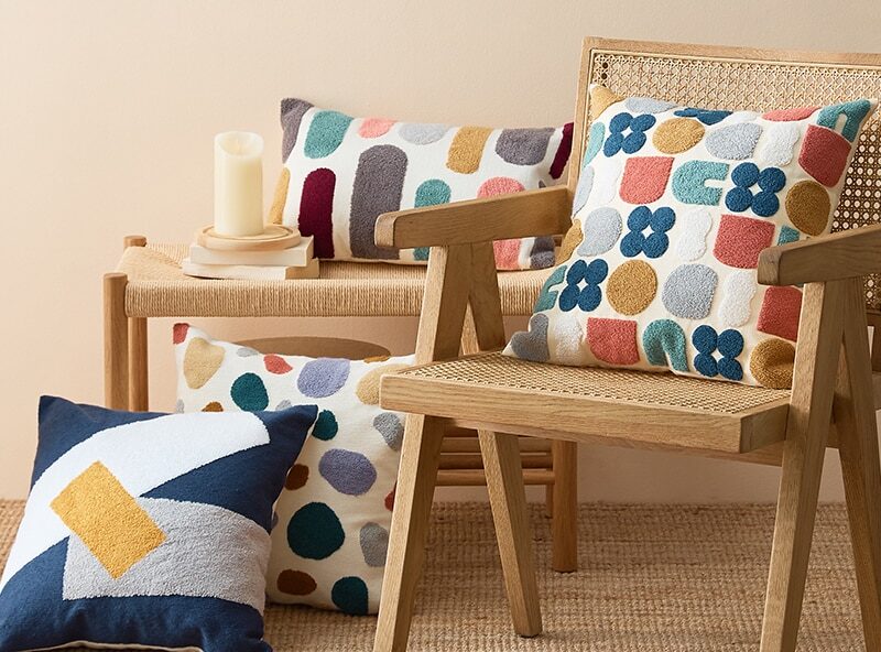 Housse de coussin brodée couleur des champs 1