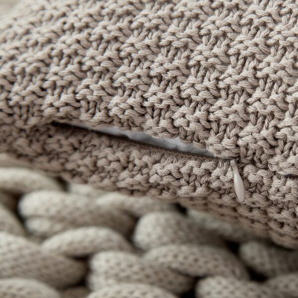 Housse de coussin Modernes Broderie pompon pastel 3