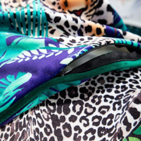 Housse de coussin jungle velours tropical léopard Housse de coussin jungle velours tropical léopard  4