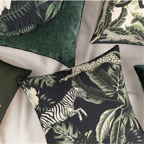 Housse de coussin jungle en velours panthère noir Housse de coussin jungle en velours panthère noir 6