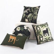 Housse de coussin jungle en velours panthère noir Housse de coussin jungle en velours panthère noir 1