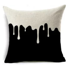 Housse de coussin animaux noir et blanc baleine de l'espace 2