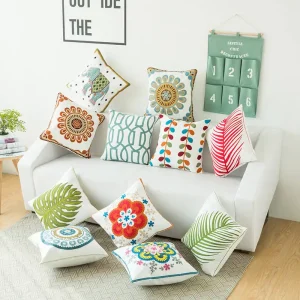 Housse de coussin nature brodée design moderne élégant Housse de coussin nature brodée design moderne élégant 1