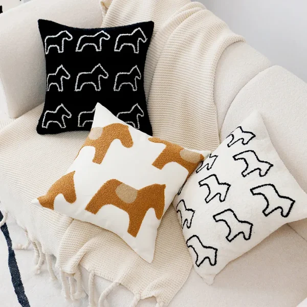 Housse de coussin décorative à motif chevaux pour intérieur cosy 4