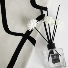 Housse de coussin scandinave design moderne noir et blanc élégant Housse de coussin scandinave design moderne noir et blanc élégant 5