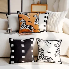 Housse de coussin broderie collection sable savane 1