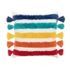 Housse de coussin broderie pompons et texture arc en ciel 4