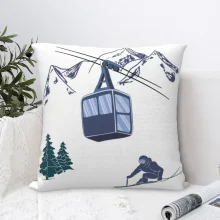 Housse de coussin nature skieur et télécabine dans les montagnes 1