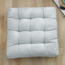 Coussin de sol carré capitoné à rayures Coussin de sol carré capitoné à rayures