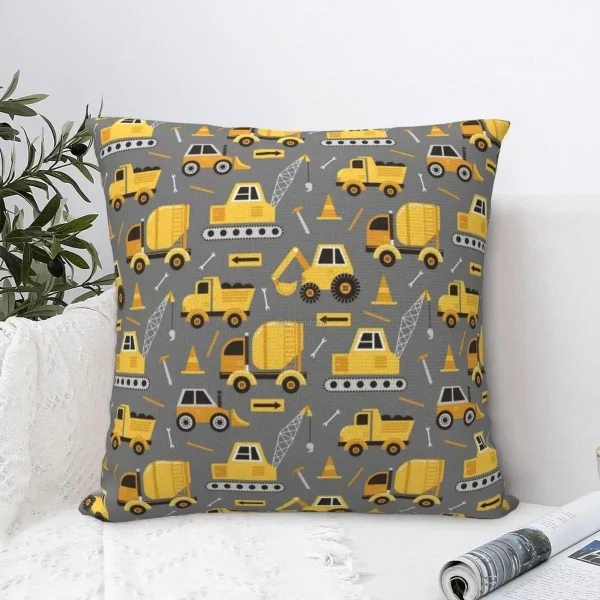 Housse de coussin enfant motif véhicules de construction jaunes et gris Housse de coussin enfant motif véhicules de construction jaunes et gris 1