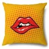 Housse de coussin style pop art avec onomatopée WOW colorée 14