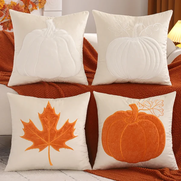 Housse de coussin brodé feuille d'érable et citrouilles d'halloween 1