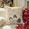 Housse de coussin village de noël et sapin enneigé 4