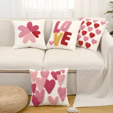 Housses de coussin LOVE is in the air Housses de coussin LOVE is in the air 1