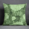 Housse de coussin nature vert fraicheur feuillage sur fond de couleur 12
