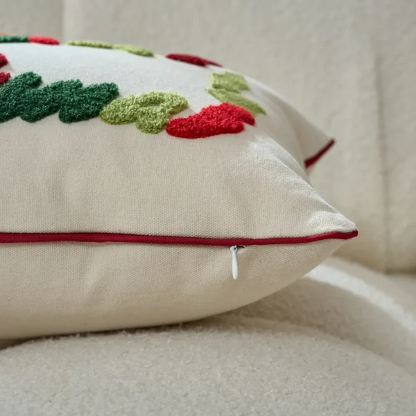Housse de coussin Noël brodée rouge et blanc flocon et lettre Housse de coussin Noël brodée rouge et blanc flocon et lettre 4