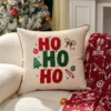 Housse de coussin Noël brodée rouge et blanc flocon et lettre 3