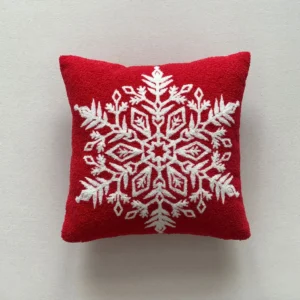 Housse de coussin Noël en velours Teddy rouge avec broderie festive 9
