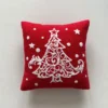 Housse de coussin Noël en velours Teddy rouge avec broderie festive 12