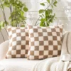 Housse de coussin Modernes à carreaux noirs et blancs fausse fourrure 5